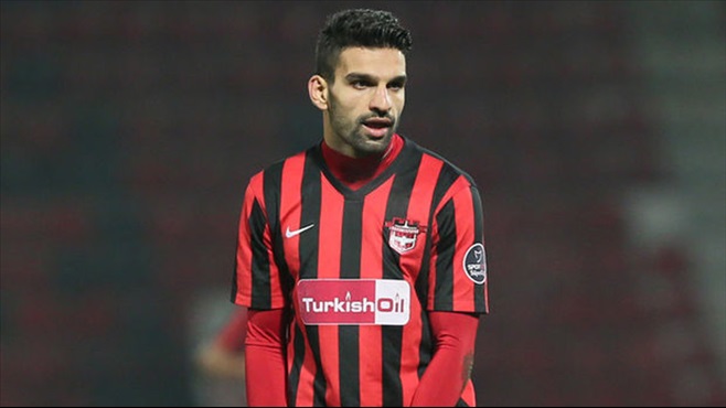 Fenerbahçe ve Trabzonspor'da transfer savaşı Fenerbahçe ve Trabzonspor'da transfer savaşı