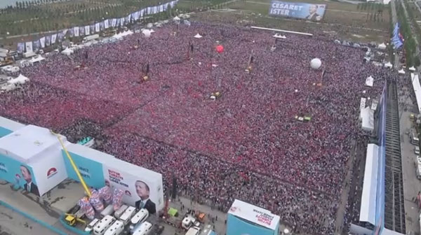 Cumhurbaşkanı Yenikapı'dan seslendi: En baba mitingimiz...
