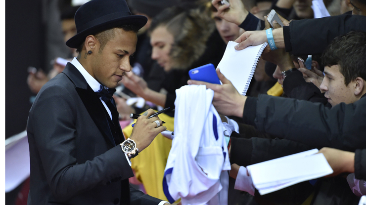 Real Madrid-Neymar flörtü sürüyor Real Madrid-Neymar flörtü sürüyor