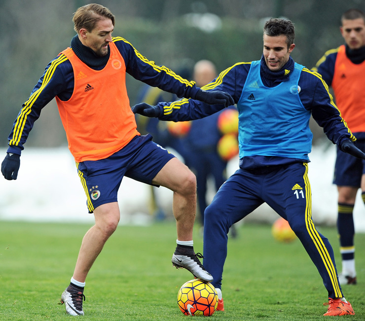 Robin van Persie takımla birlikte çalıştı! Robin van Persie takımla birlikte çalıştı!