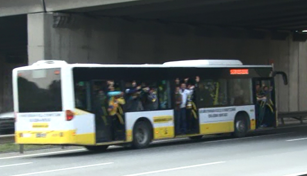 FB-GS taraftarları karşı karşıya geldi