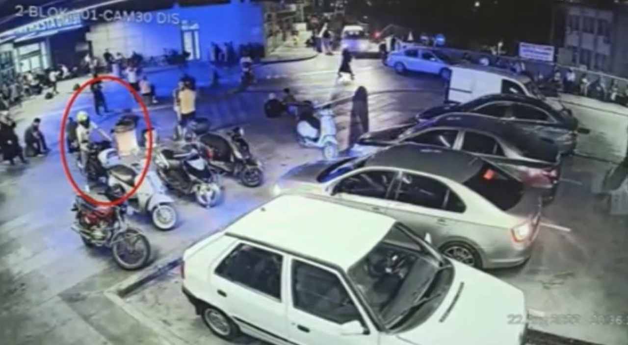 Dehşet anları kamerada! İstanbul’da eski DSP İlçe Başkanı avukatın feci ölümü anbean yansıdı Dehşet anları kamerada! İstanbul’da eski DSP İlçe Başkanı avukatın feci ölümü anbean yansıdı