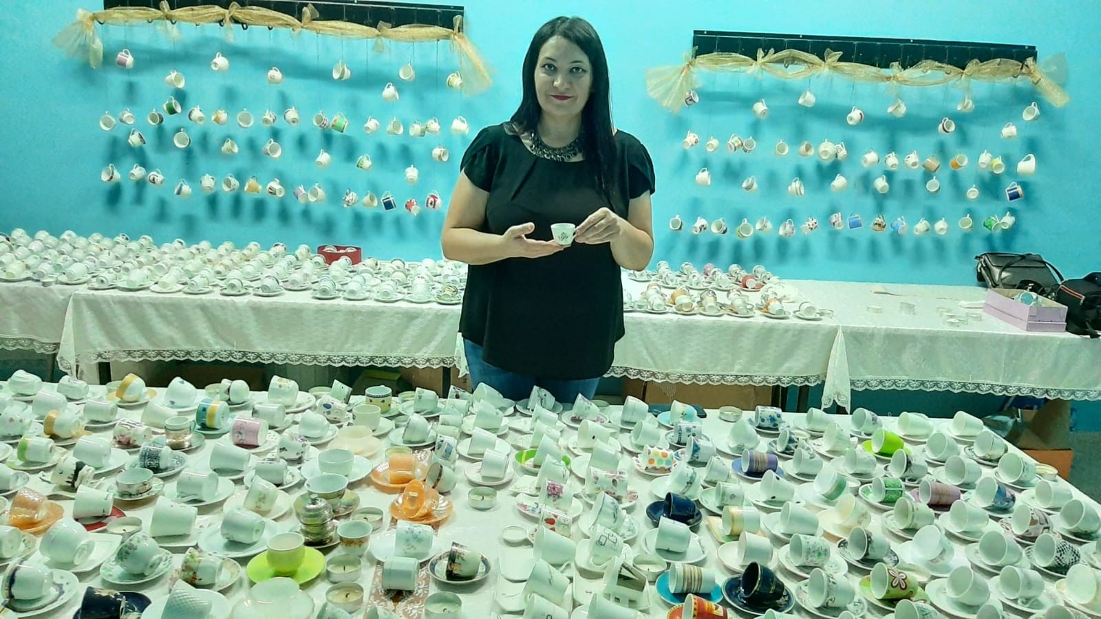 12 yılda biriktirdi... Kahve fincanlarıyla Guinnes’e aday