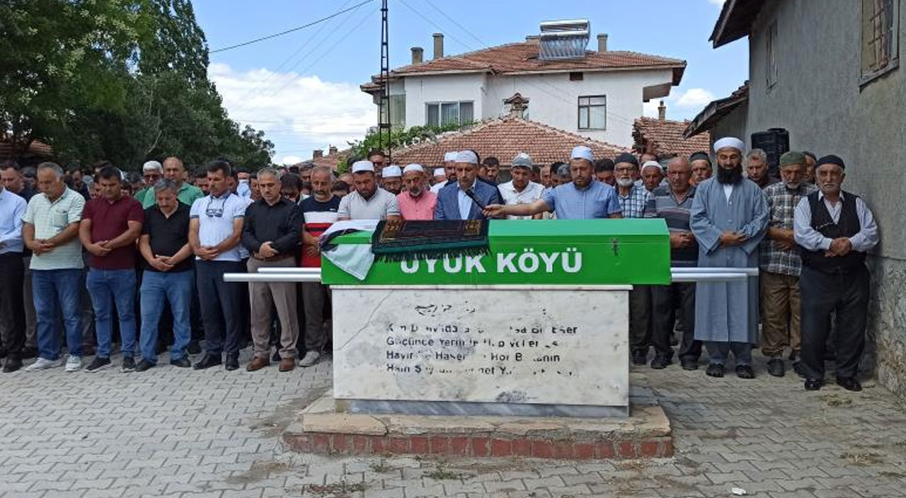 Anne ve bebeği aynı tabutta son yolculuğuna uğurlandı