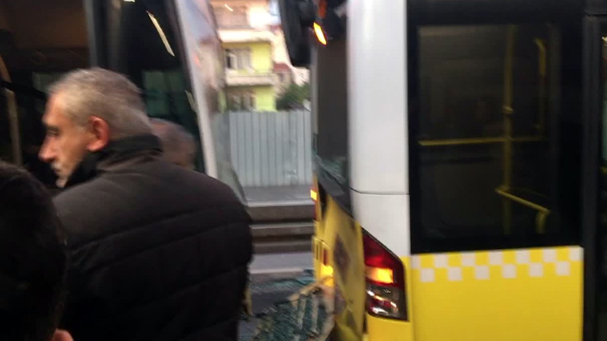 Fikirtepe’de metrobüs kazası