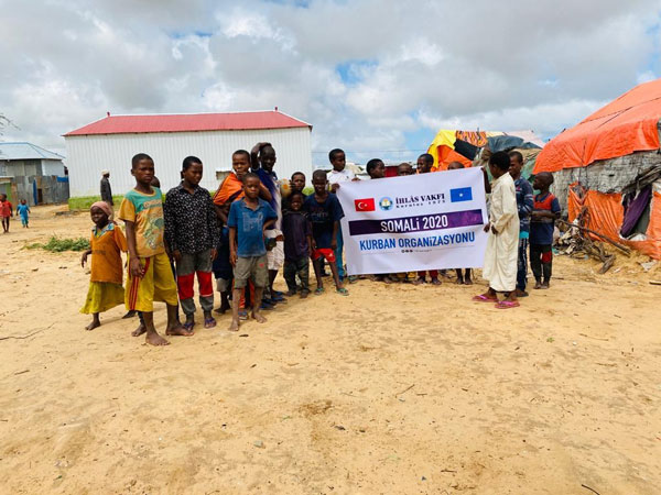 İhlas Vakfı gariplere 2.ci bayramı yaşattı