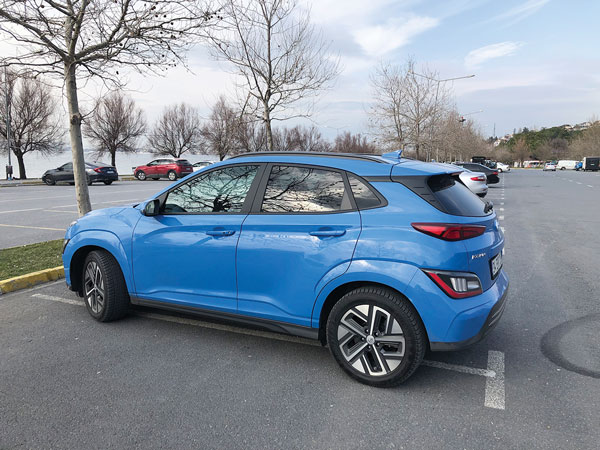 Elektrikli Kona şaşırttı: 140 liralık elektrik ile 320 km yaptı