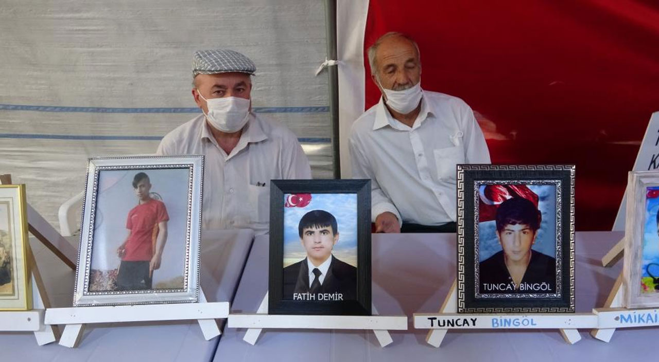 Evlat nöbetinde 757. gün: “Onların çocukları Avrupa’da yaşıyorlar bizimkiler dağda cenazeleri bile göremiyoruz” Evlat nöbetinde 757. gün: “Onların çocukları Avrupa’da yaşıyorlar bizimkiler dağda cenazeleri bile göremiyoruz”