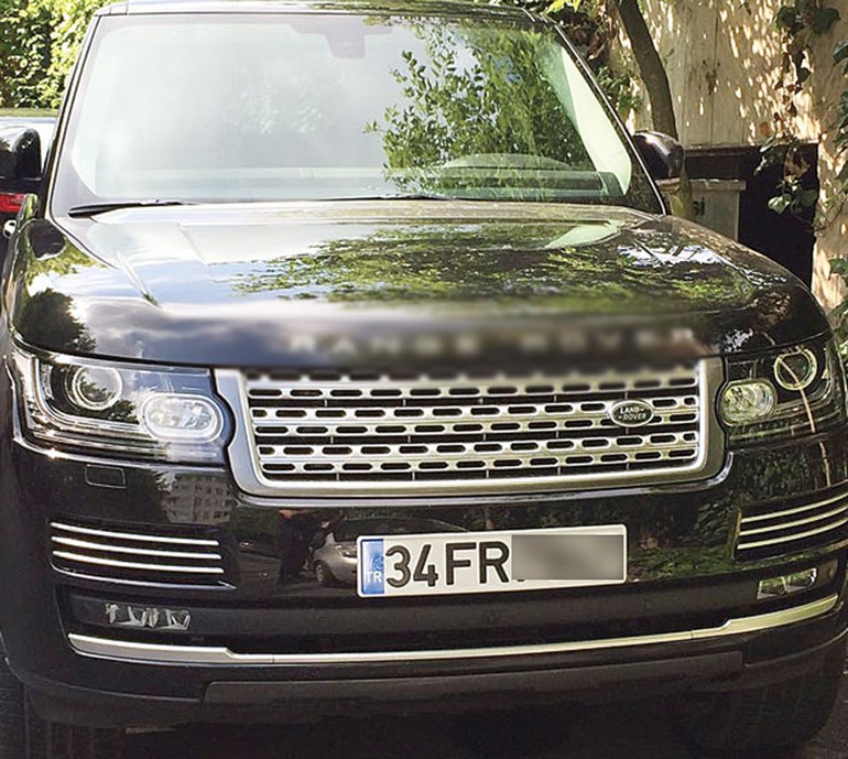 Burak Özçivit'den Fahriye Evcen'e büyük jest