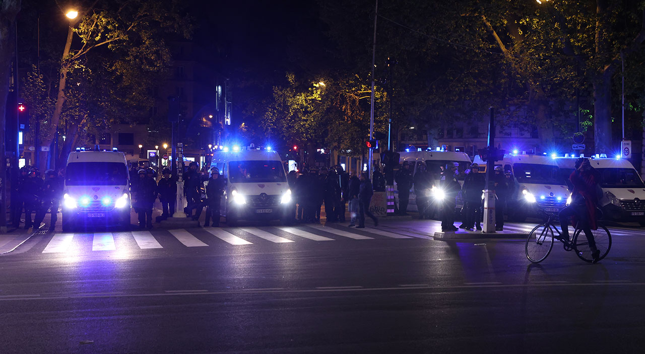 Macron karşıtları sokakta! 3 kentte gösteri düzenlendi