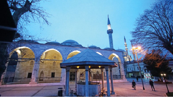 Pardösü mü baktınız bayan?