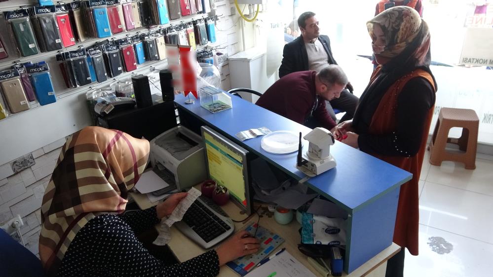 Hayır sever ihtiyaç sahibi vatandaşların faturalarını ödedi