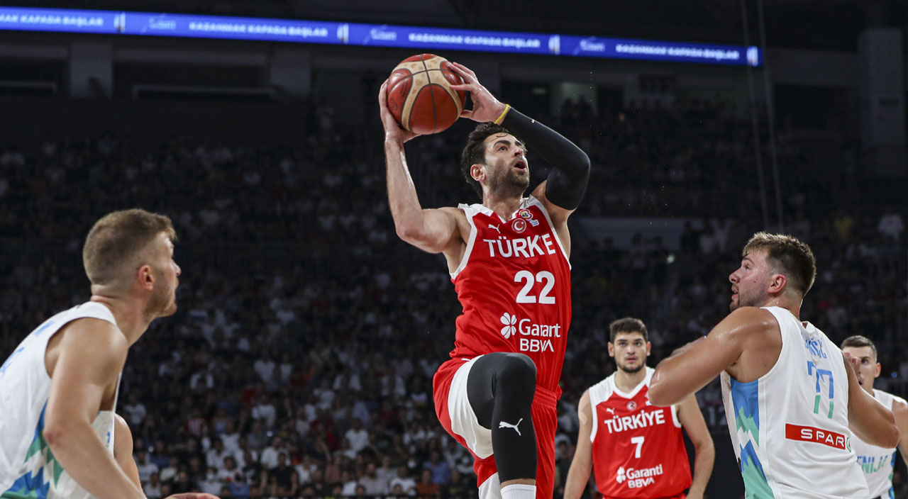 Basketbol haberleri... A Milli Takım Slovenya'ya mağlup! Doncic & Dragic ikilisinden 51 sayı yedik Basketbol haberleri... A Milli Takım Slovenya'ya mağlup! Doncic & Dragic ikilisinden 51 sayı yedik