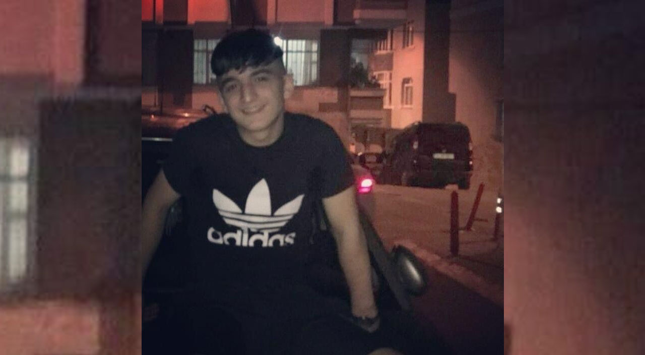 Sokak ortasındaki tartışmada kan aktı! 19 yaşındaki genç feci şekilde hayatını kaybetti Sokak ortasındaki tartışmada kan aktı! 19 yaşındaki genç feci şekilde hayatını kaybetti