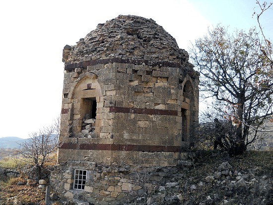 Kayıp tarihî kitabe 20 yıl sonra tesadüfen bulundu