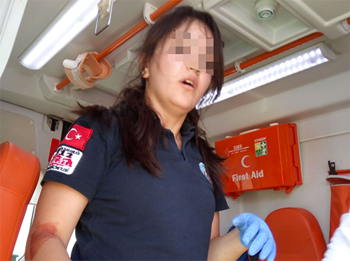 Kazada ağır yaralanan şahıs 112 ekibine saldırdı