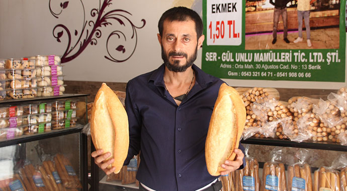 Meslektaşlarına kızdı, ekmeği 1.5 liraya düşürdü