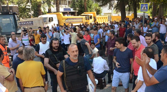 Gölcük Donanma Komutanlığı'na polis girdi Gölcük Donanma Komutanlığı'na polis girdi