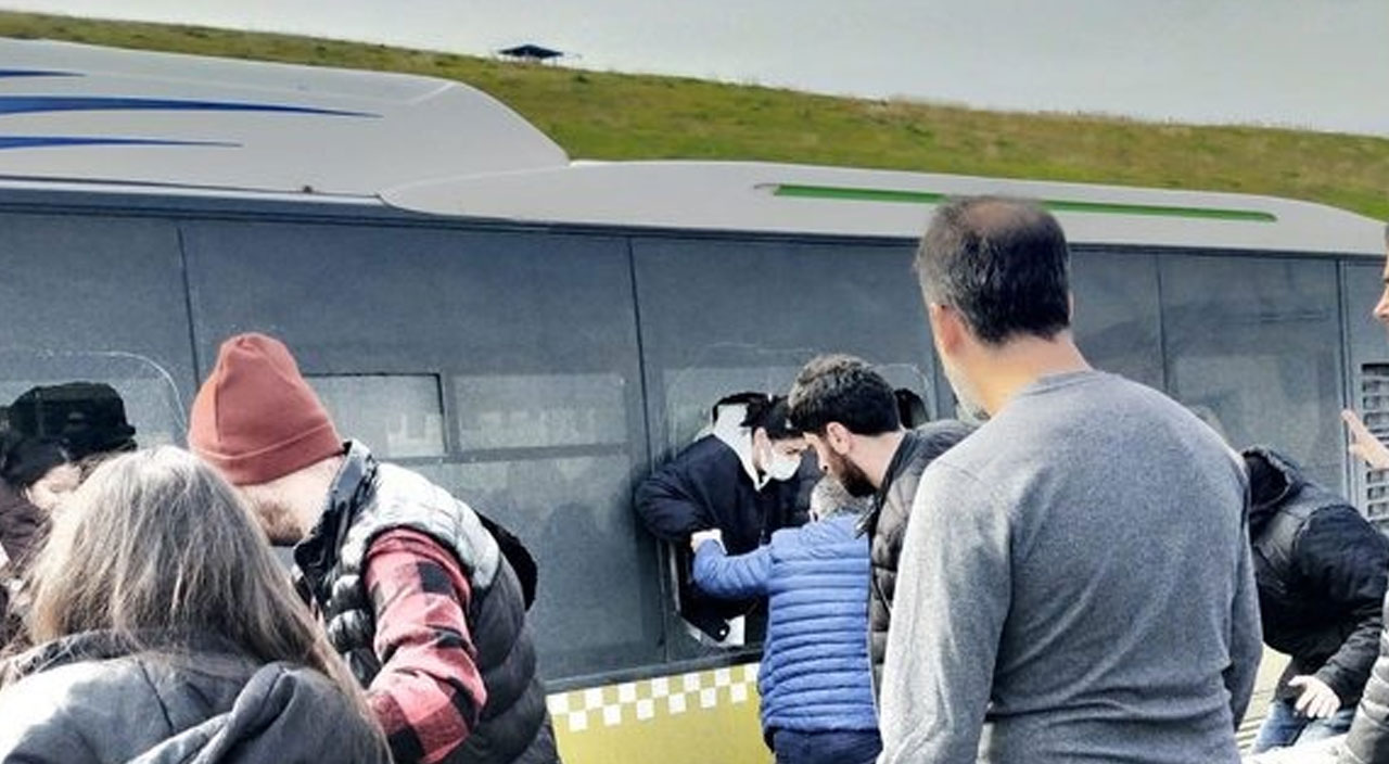 İETT otobüsü Sefaköy'de kaza yaptı!