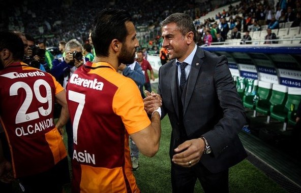 Galatasaraylı futbolcular, Hamza Hamzaoğlu'na başarılar diledi Galatasaraylı futbolcular, Hamza Hamzaoğlu'na başarılar diledi