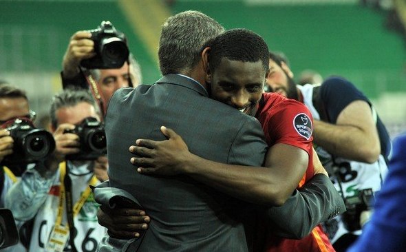 Galatasaraylı futbolcular, Hamza Hamzaoğlu'na başarılar diledi Galatasaraylı futbolcular, Hamza Hamzaoğlu'na başarılar diledi