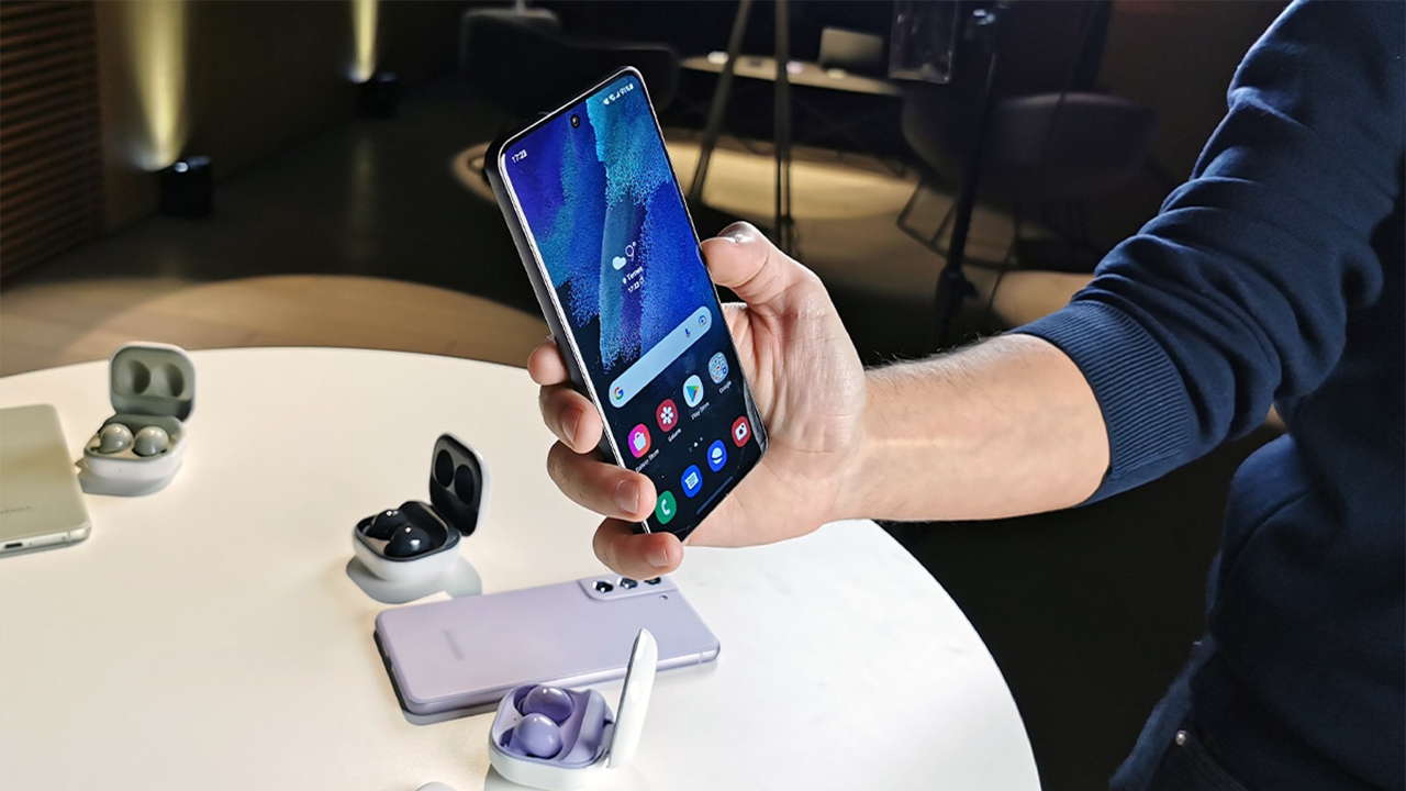 Özçekimlerin aranan ismi olacak: Samsung Galaxy S21 FE 5G tanıtıldı