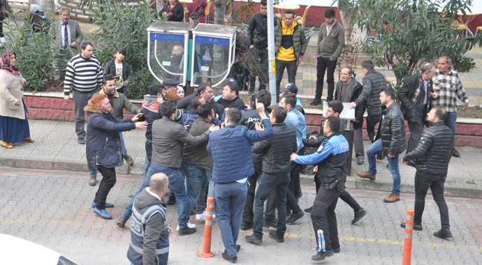 Gazeteciye adliye çıkışı silahlı saldırı