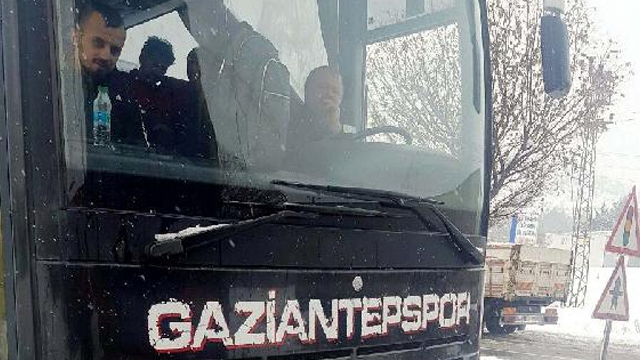 Süper Lig ekibi yolda kaldı!