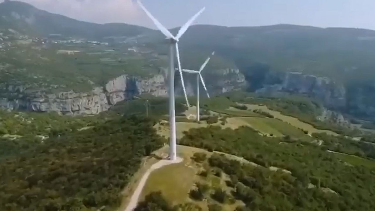 Rusya Avrupa'ya gaz satışını kesmişti... Gazprom'dan manidar reklam: 'Kış geliyor'