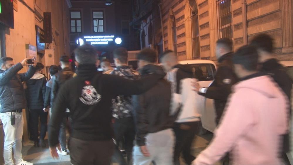 Beyoğlu'ndaki göçmen operasyonunda 120 kişi yakalandı