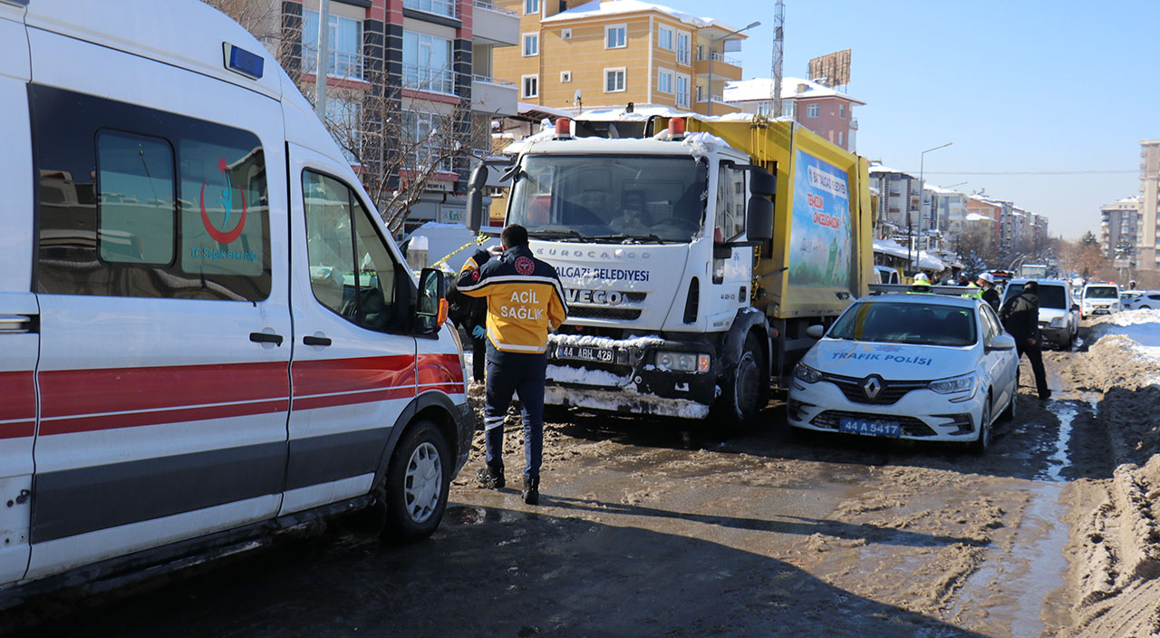 Karda kayan kadın kamyonun altında kalarak hayatını kaybetti