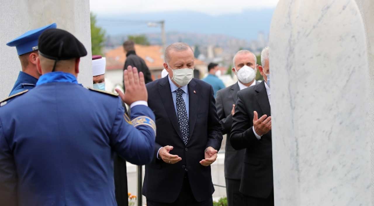 Cumhurbaşkanı Erdoğan Saraybosna'da 500 yıllık camiyi yeniden ibadete açtı