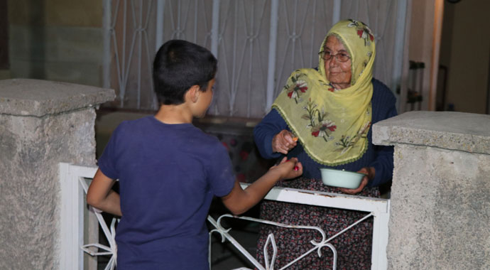 Bu ilçede 100 yıllık gelenek devam ettiriliyor