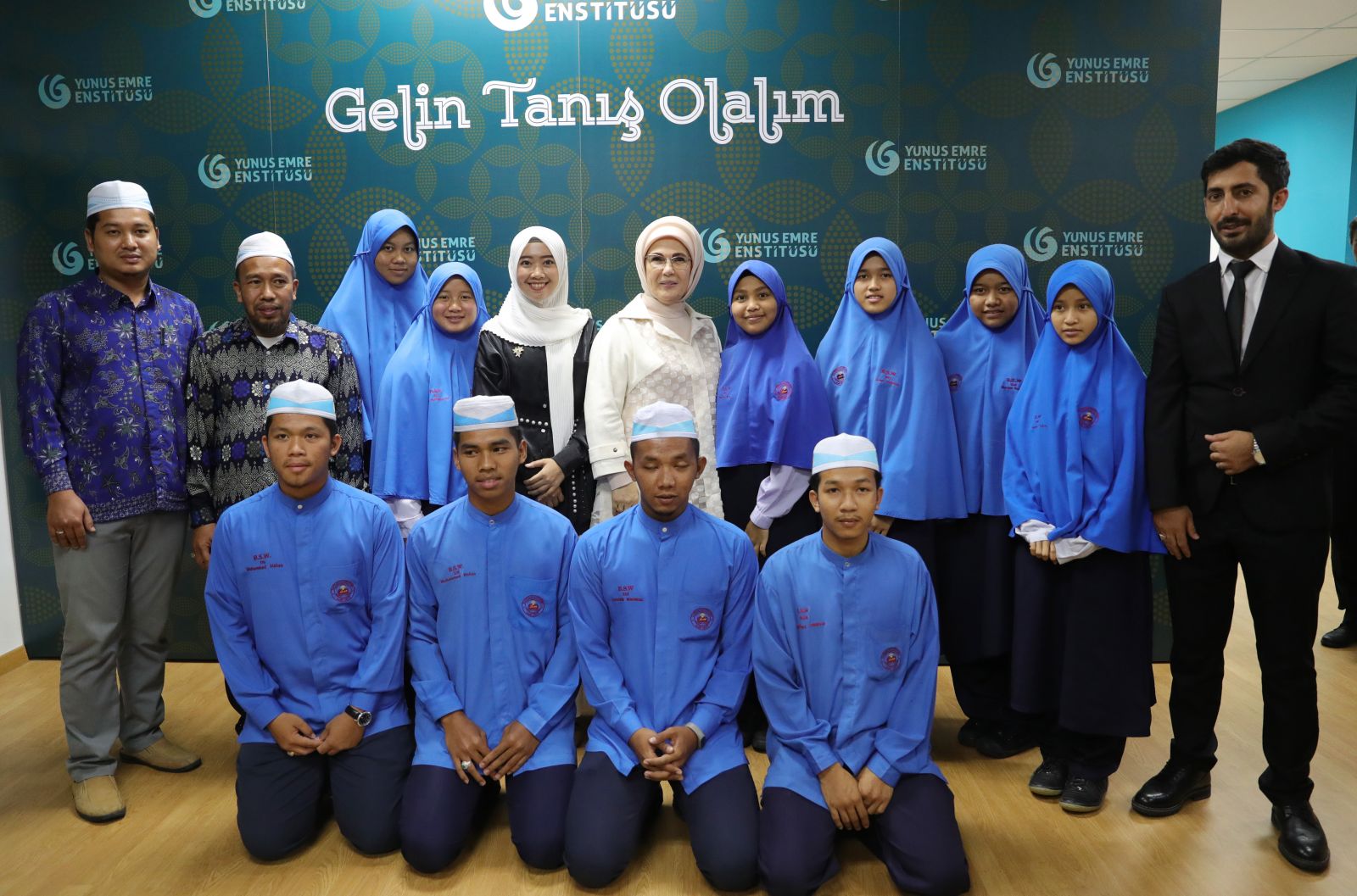 Emine Erdoğan, Malezya'da YEE Türk Kültür Merkezini açtı