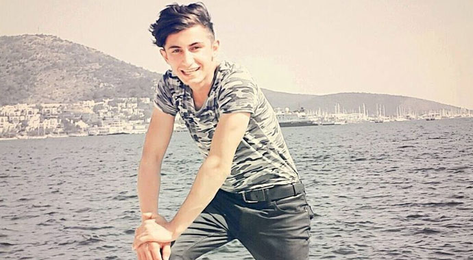 Yarış yaptığı iddia edilen 20 yaşındaki motosikletli genç kazada öldü