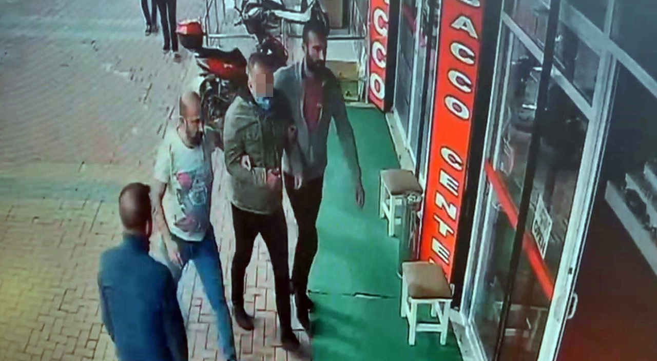 Esnafın yakaladığı dolandırıcı suç makinesi çıktı