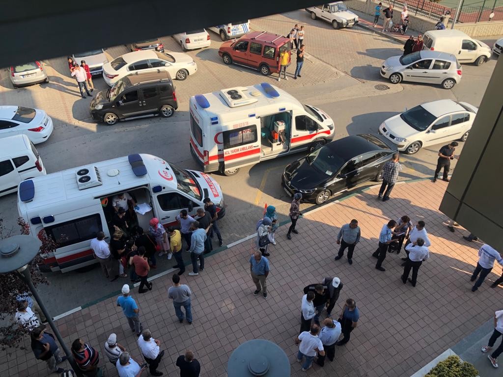 Gemlik Belediye Başkan Yardımcısı makam odasında rehin alındı