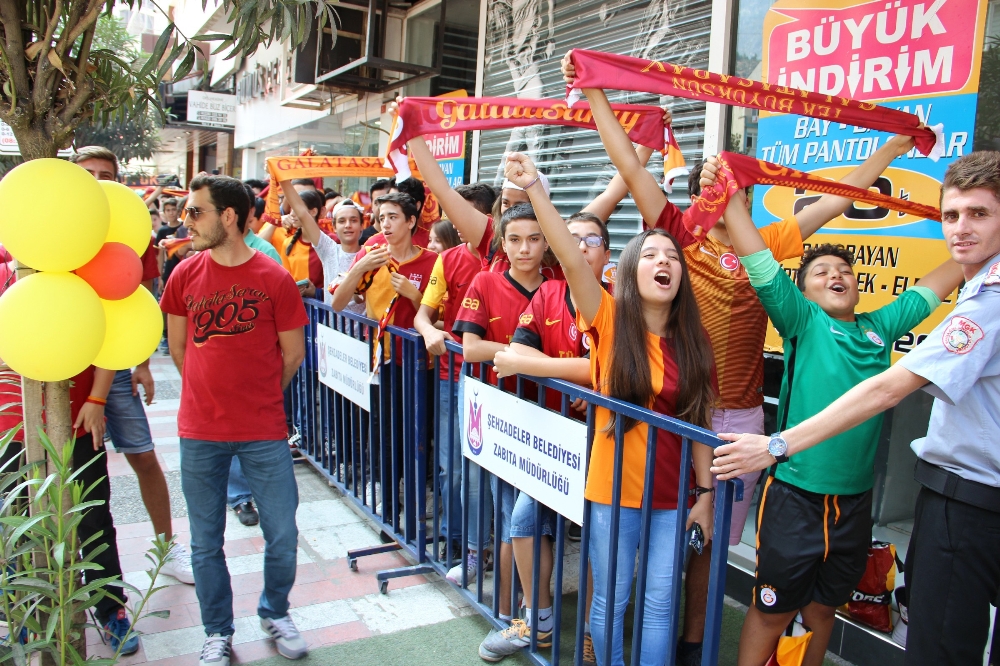 Manisa’da Pedro Cavanda kuyruğu