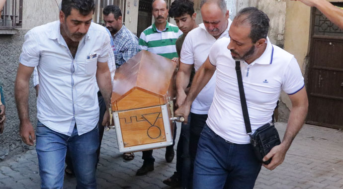 Gider borusunu tamir ederken düşüp öldü