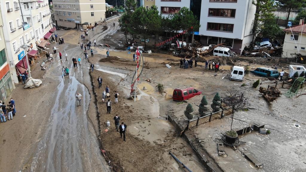 Giresun'un Dereli ilçesinde selin ortaya çıkardığı tablo havadan görüntülendi