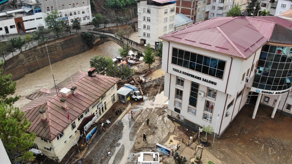 Giresun'un Dereli ilçesinde selin ortaya çıkardığı tablo havadan görüntülendi