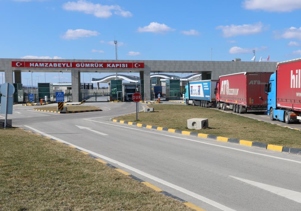 Edirne Hamzabeyli Sınır Kapısında tır kuyruğu 40 kilometreyi aştı: Şoförler yardım bekliyor Edirne Hamzabeyli Sınır Kapısında tır kuyruğu 40 kilometreyi aştı: Şoförler yardım bekliyor