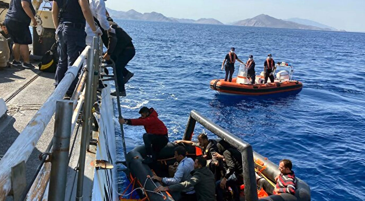 Yunanlılar göçmenlere zulümde sınır tanımıyor: 15 bin 794 göçmeni ölüme ittiler