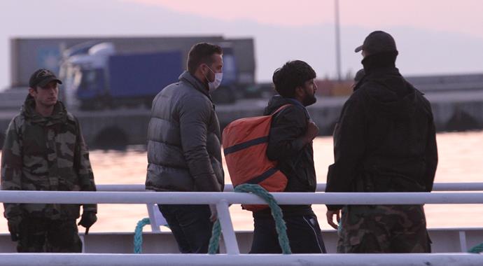 Midilli'den Dikili'ye ilk gemi geldi! Midilli'den Dikili'ye ilk gemi geldi!