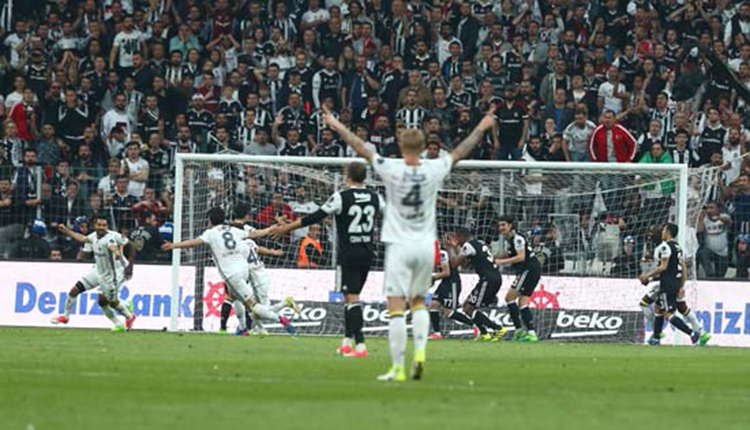 Fenerbahçe son saniyede attı Gökhan Gönül yıkıldı