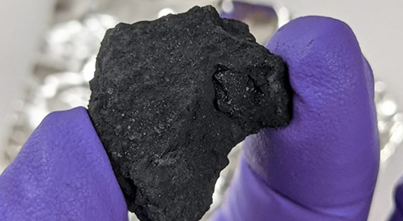 Göktaşı parçalarını araba fiyatına sattılar