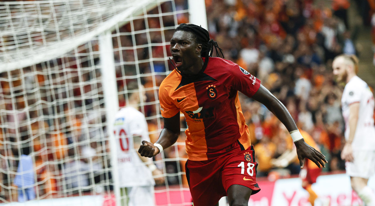 Galatasaray'dan Gaziantep FK maçında müthiş geri dönüş! Geriye düştü, 10 kişi kaldı, penaltı kaçtı, direkleri geçemedi, uzatmada güldü!