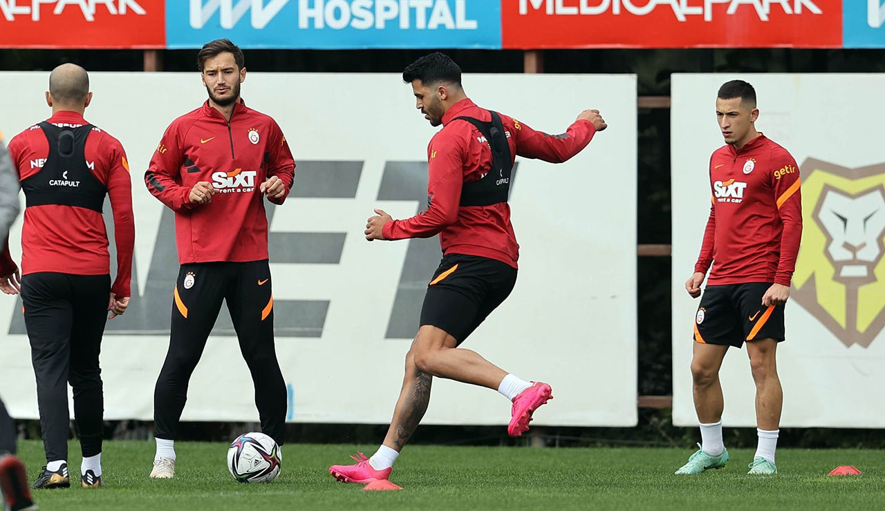 Galatasaray gol kısırlığına çare arıyor