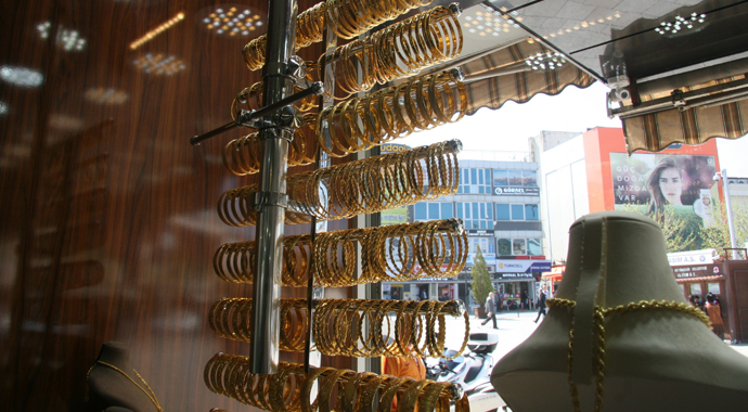 Altın fiyatları normal seyrine döndü