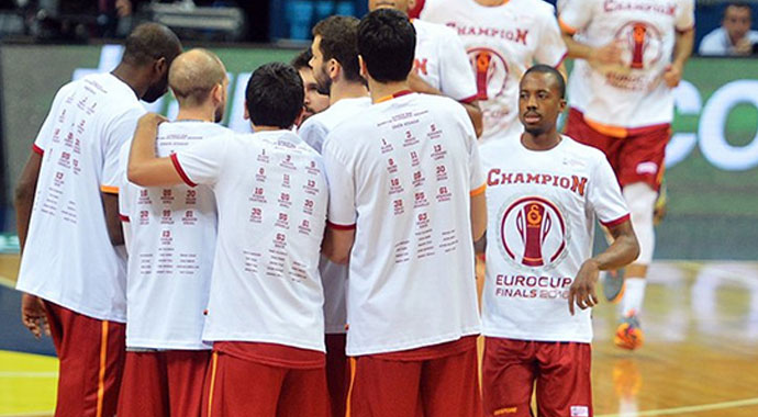 Galatasaray'dan Fenerbahçe'ye kupa göndermesi